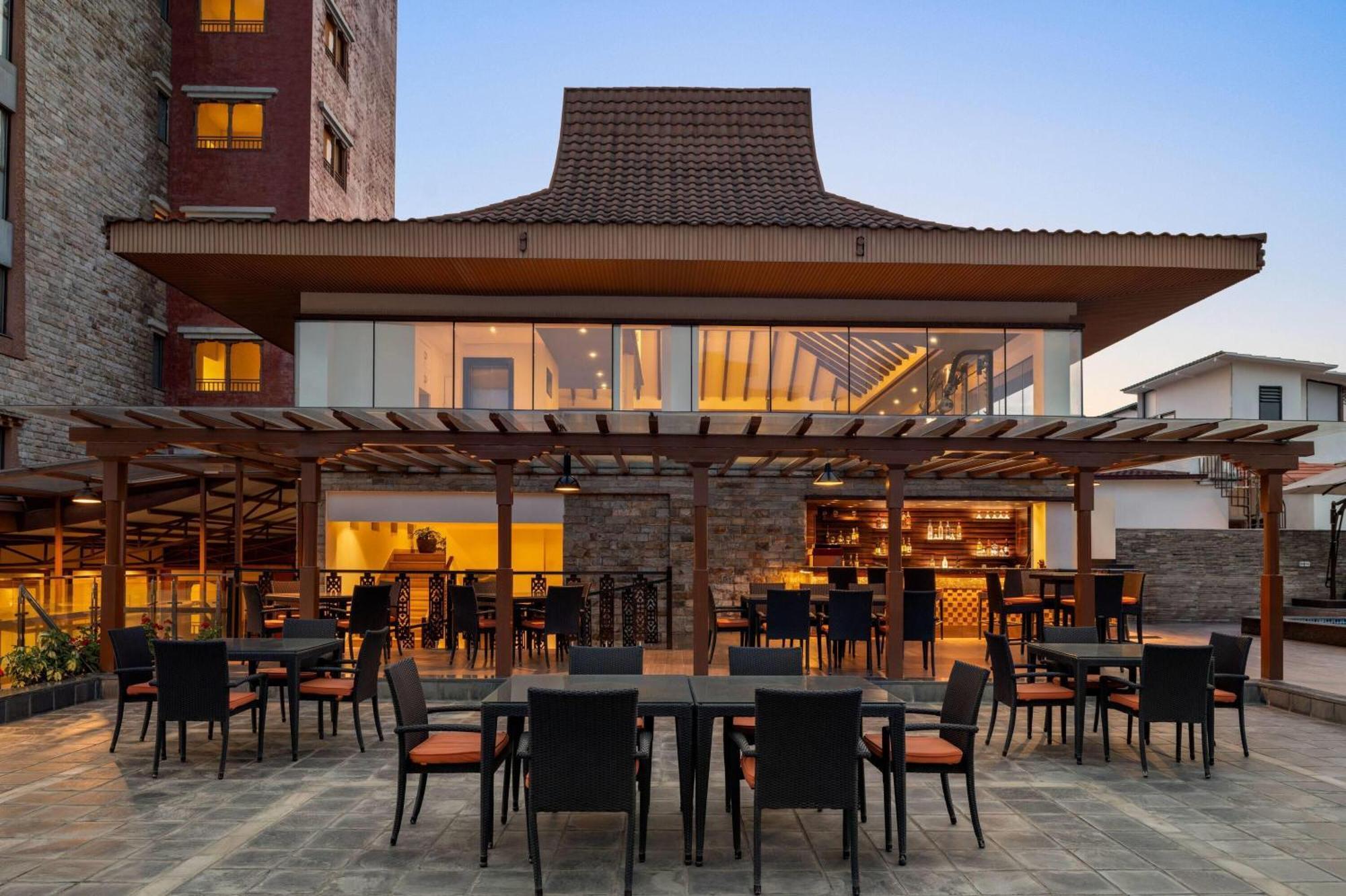 Ramada By Wyndham Kathmandu Dhumbarahi Hotel Exterior foto